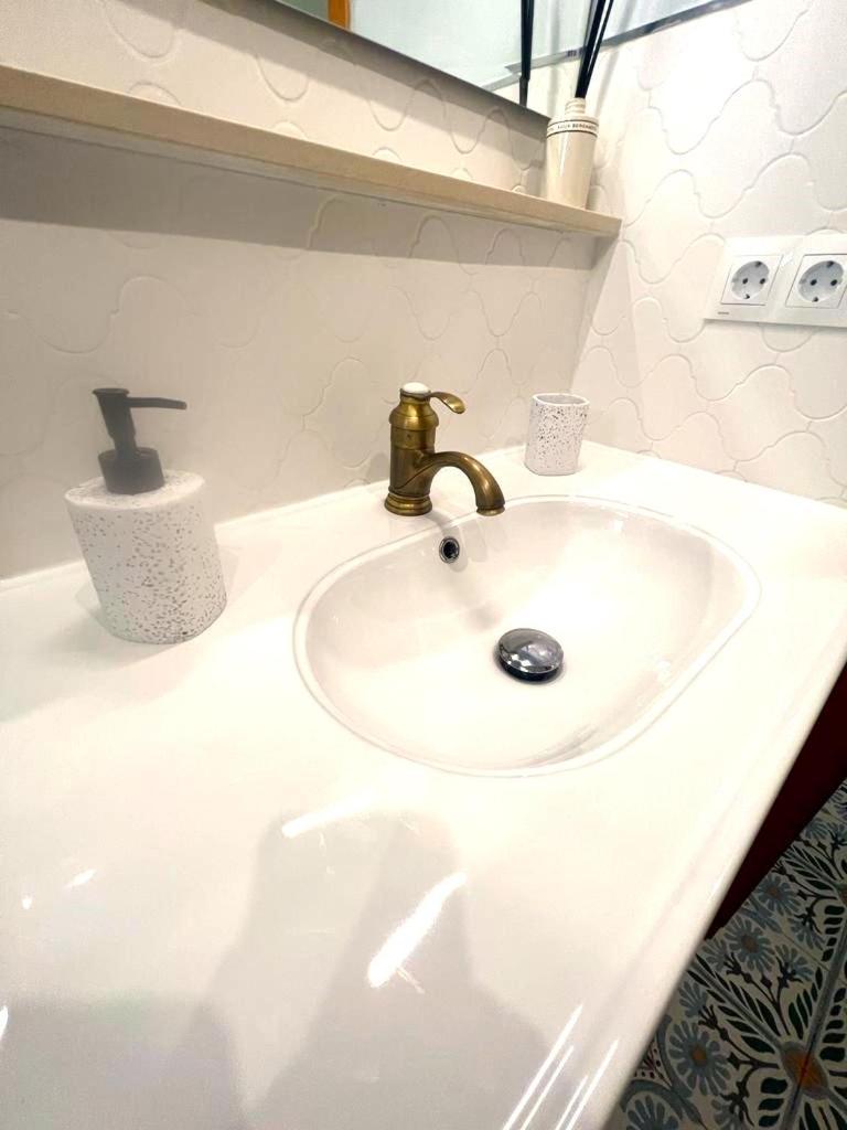 Esmeralda Apartment With Free Private Underground Parking Valence Extérieur photo